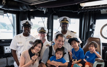USS Chief Attends JMSDF Autumn Festival