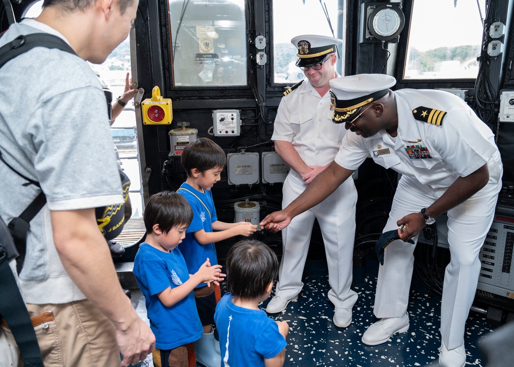 USS Chief Attends JMSDF Autumn Festival