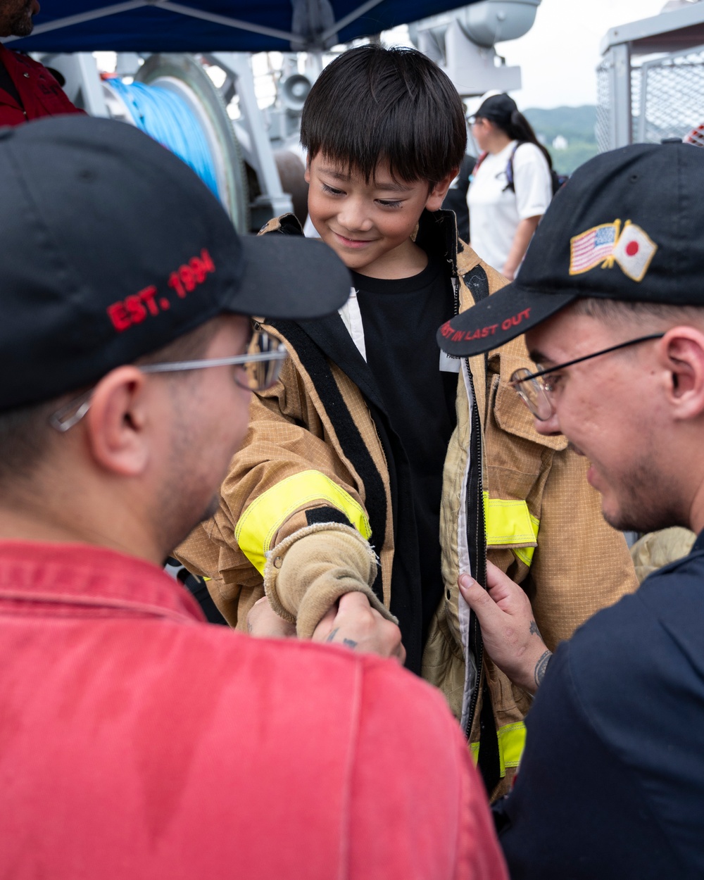 USS Chief Attends JMSDF Autumn Festival