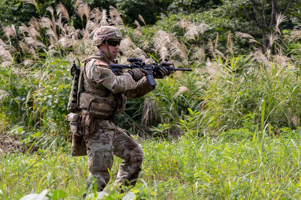 OS25 Multilateral squad maneuver training