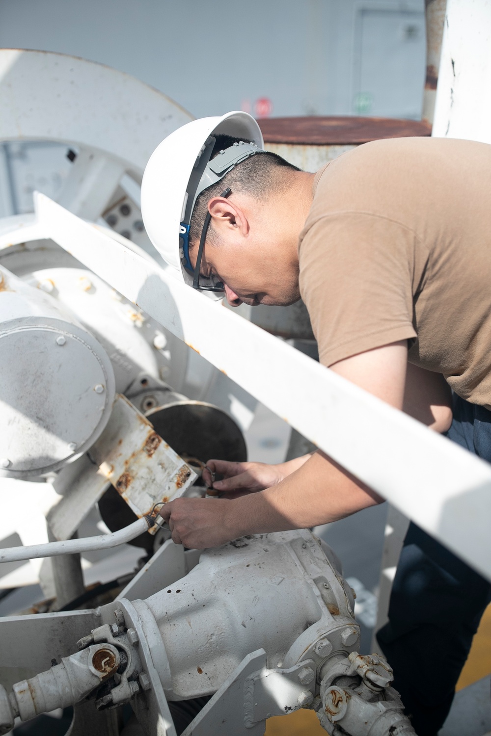 USS Tripoli Performs Maintenance on the Tilly