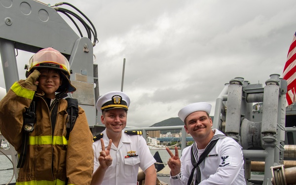 USS Chief Attends JMSDF Autumn Festival
