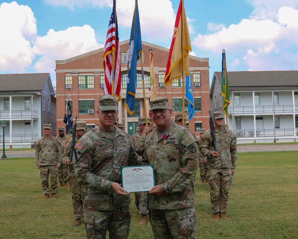 New Orleans-based 139th Regional Support Group welcomes new commander and senior enlisted leader