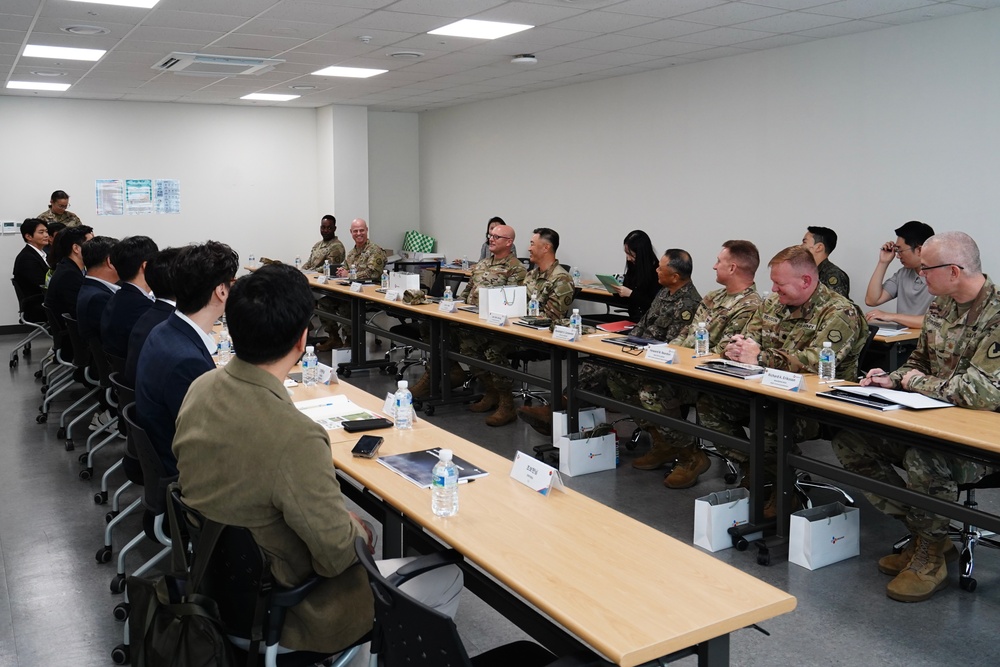 19ESC’s CJ Logistics Center Tour