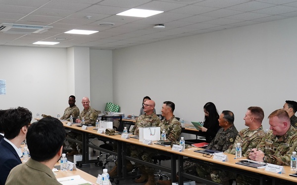 19ESC’s CJ Logistics Center Tour