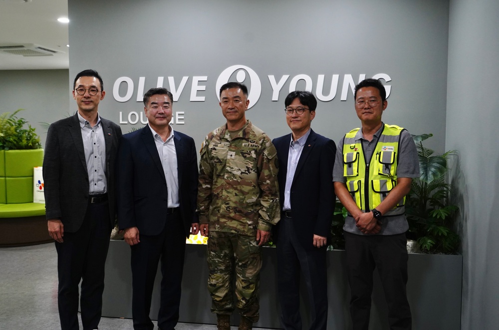 19ESC’s CJ Logistics Center Tour