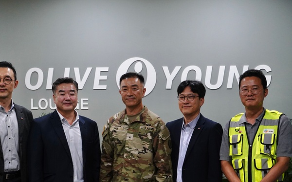 19ESC’s CJ Logistics Center Tour