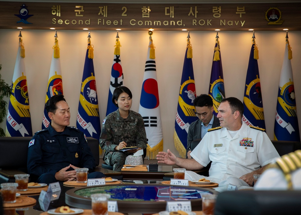 C7F Visits ROK 2nd Fleet