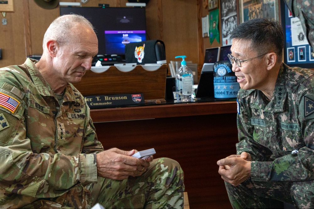 Army chief visits South Korea