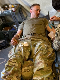 Paratroopers conduct walking blood bank during Exercise African Lion in Tunisia [Image 4 of 9]