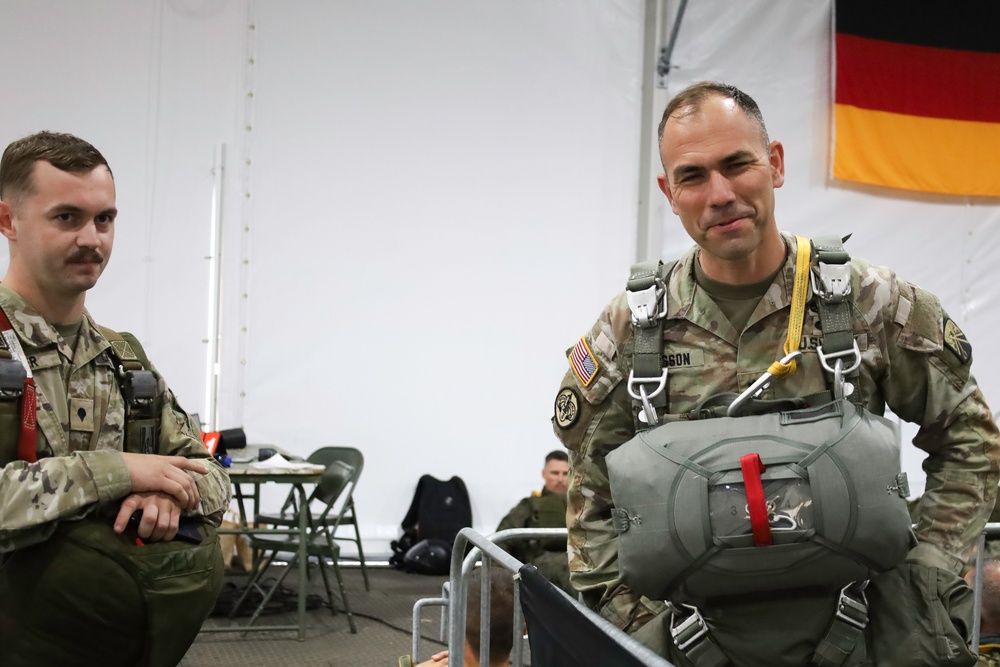 Soldiers Stand Ready for Airborne Operations During Falcon Leap 25