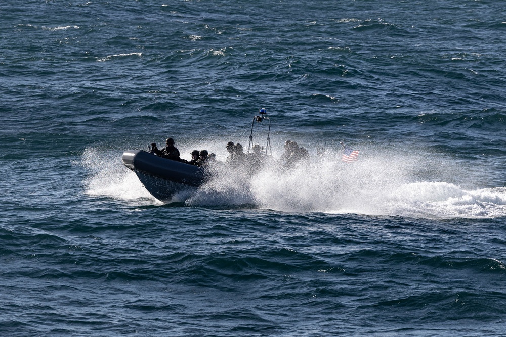 USS Mahan (DDG 72) Small Boat Operations