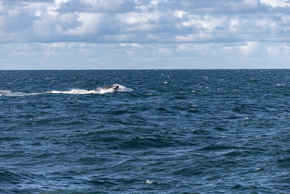 USS Mahan (DDG 72) Small Boat Operations
