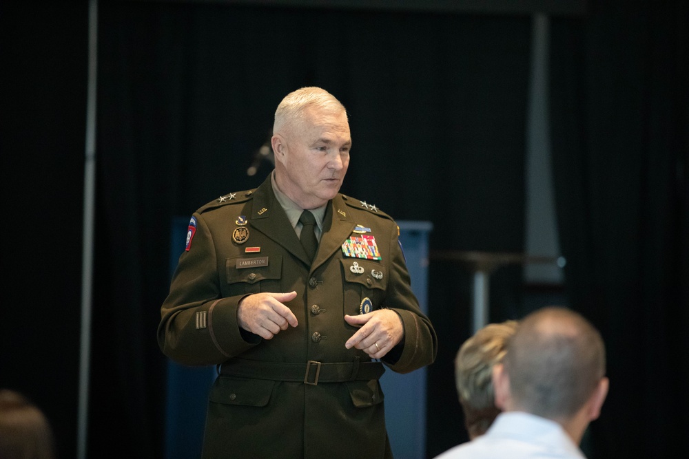 Strategic Broadening Seminar highlights leadership in challenging times