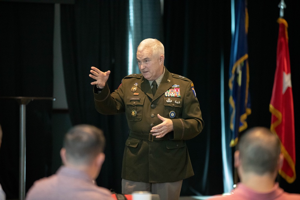 Strategic Broadening Seminar highlights leadership in challenging times
