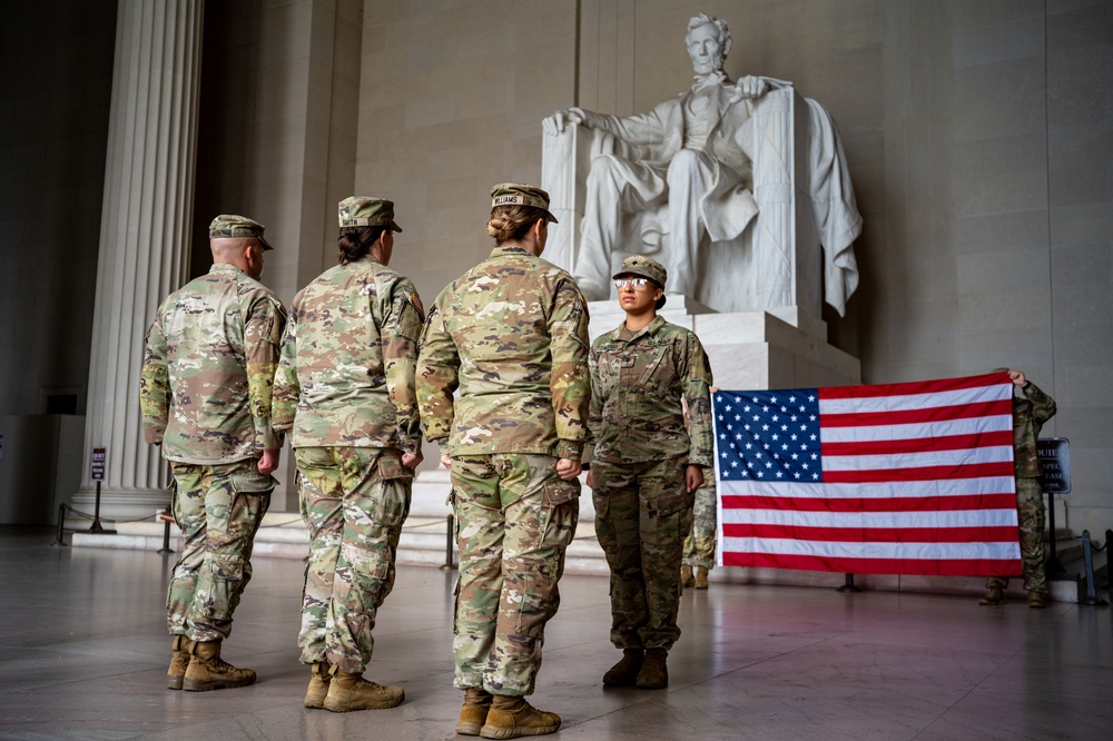 TNNG holds promotion, reenlistment ceremony at Lincoln Memorial