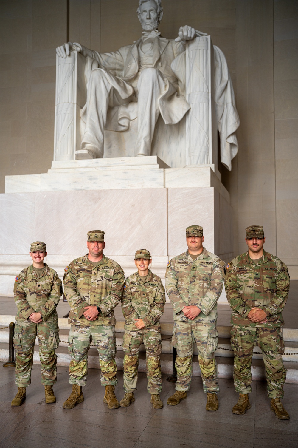 TNNG holds promotion, reenlistment ceremony at Lincoln Memorial