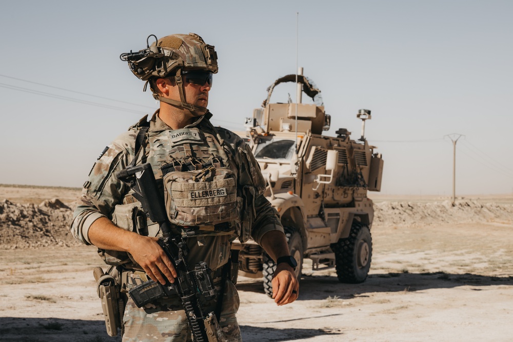 Iowa National Guard Soldiers secure landing zone