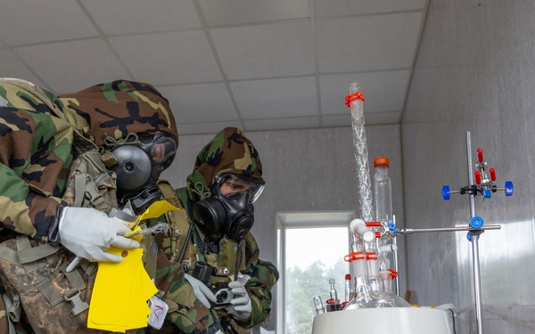 U.S. Army Soldiers document unknown substances at Engineer Thunder 2025