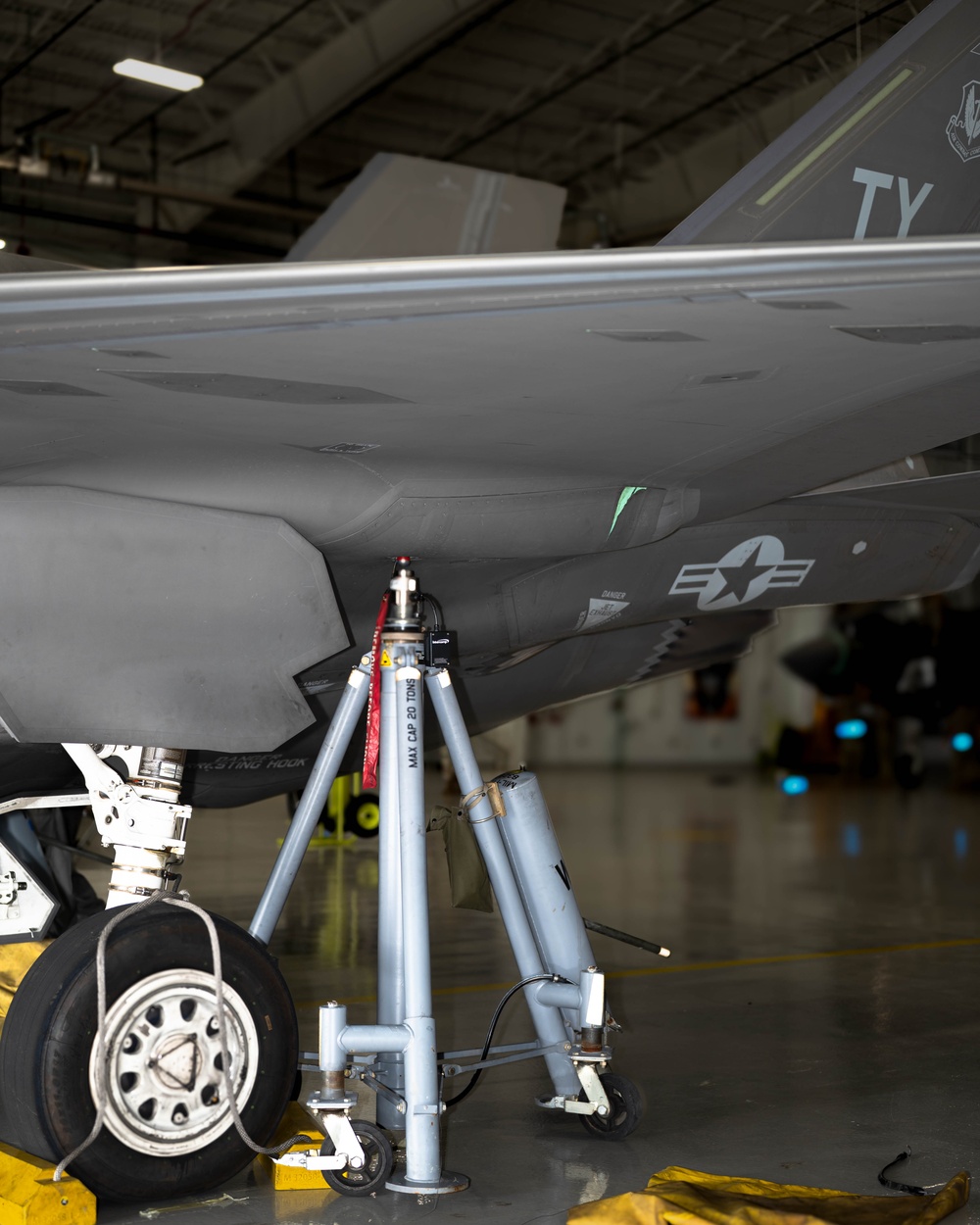 Tyndall AFB showcases innovation with New F-35 weighing methods