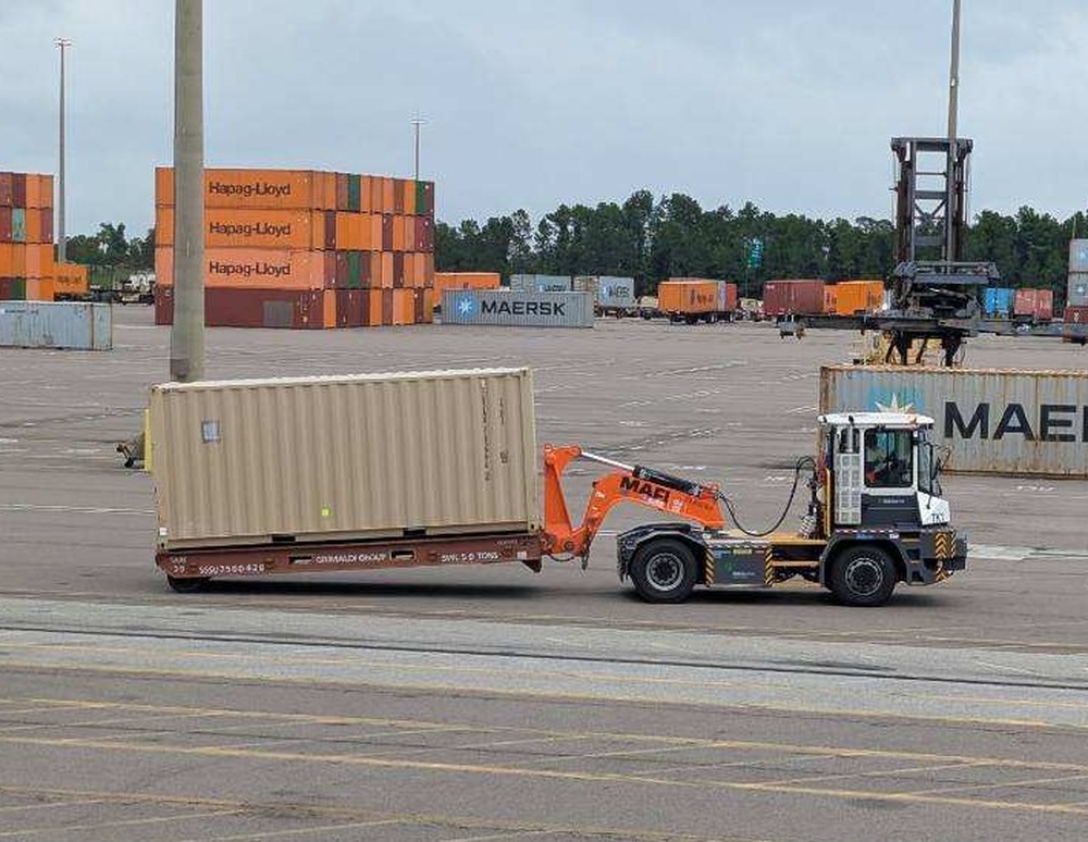 DVIDS - News - SDDC Facilitates 3rd ID Cargo Container and Vehicle ...