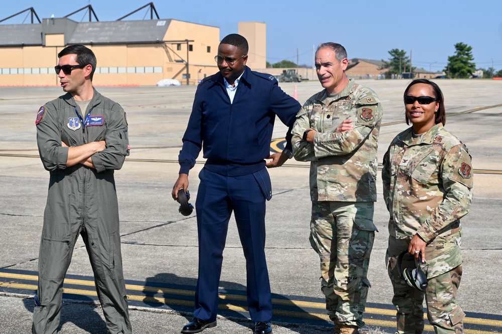 D.C. National Guard Commanding General receives familiarization flight in an F-16D
