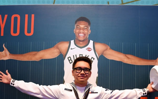 Hartford Sailors Visit Naismith Basketball Hall of Fame