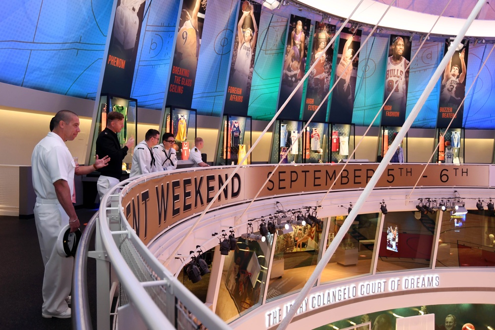 Hartford Sailors Visit Naismith Basketball Hall of Fame