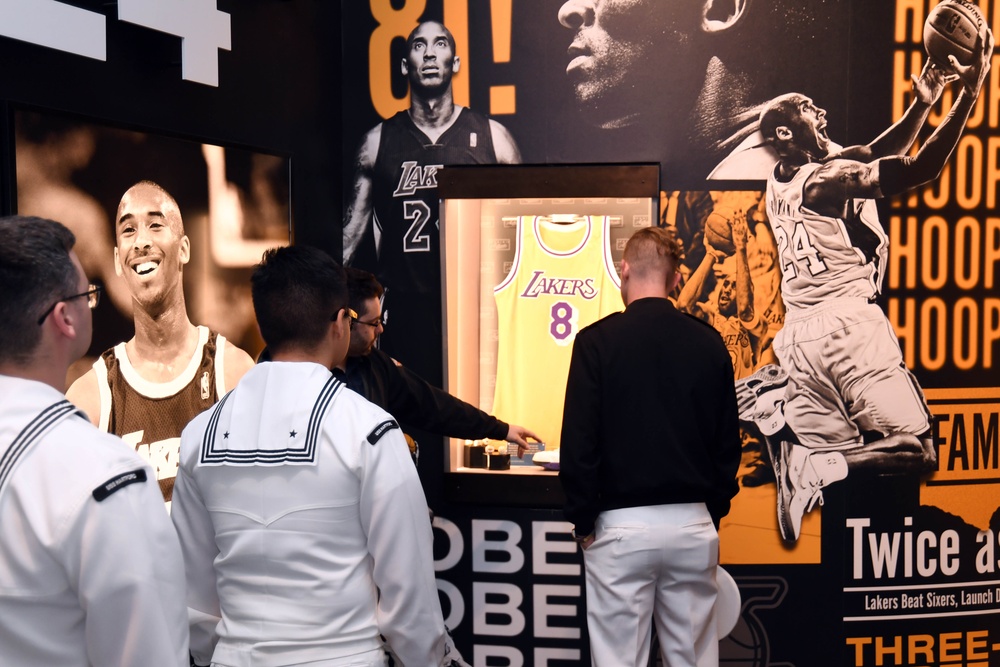 Hartford Sailors Visit Naismith Basketball Hall of Fame