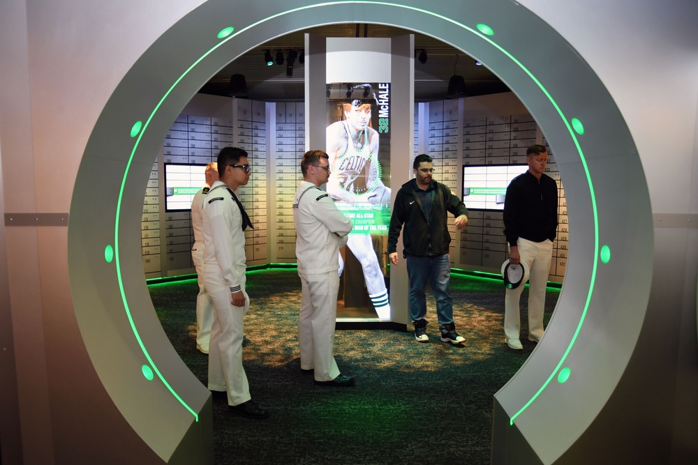 Hartford Sailors Visit Naismith Basketball Hall of Fame