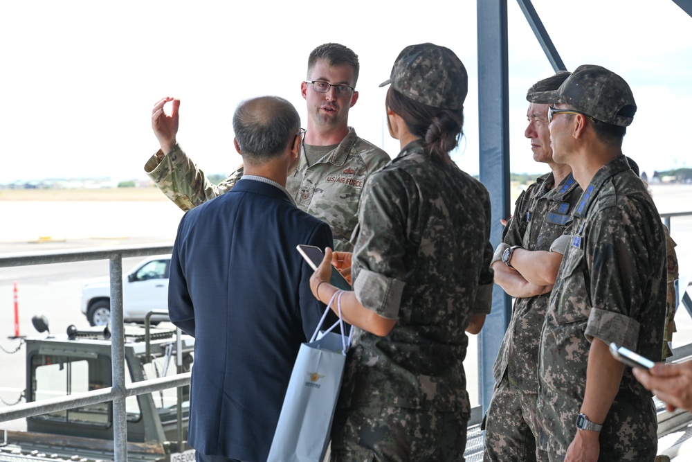 Air Transportation Working Group tours 735th AMS freight warehouse