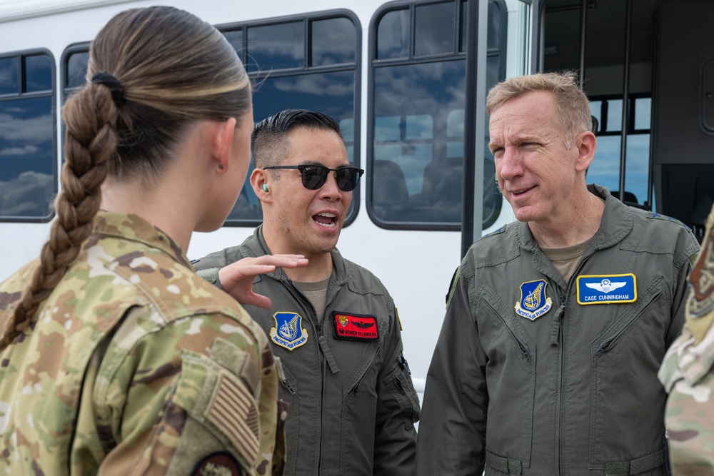 Eleventh Air Force leadership visits the 15th Wing