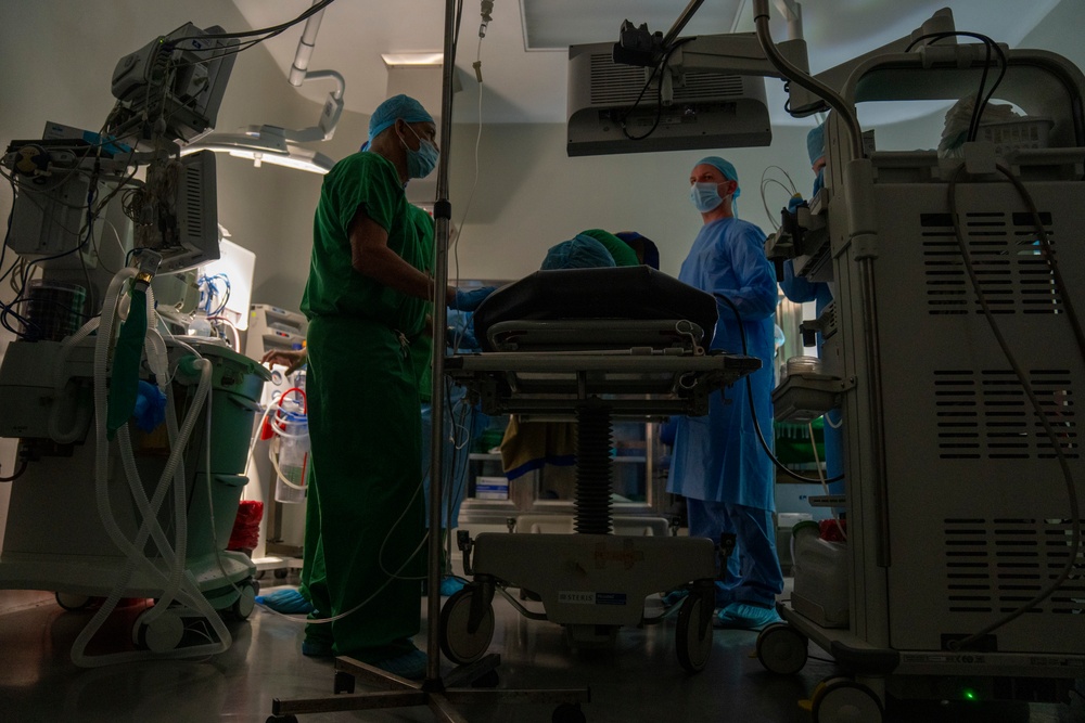 Partnership in Practice: U.S., Panamanian Gastro Teams Tackle Backlog Together