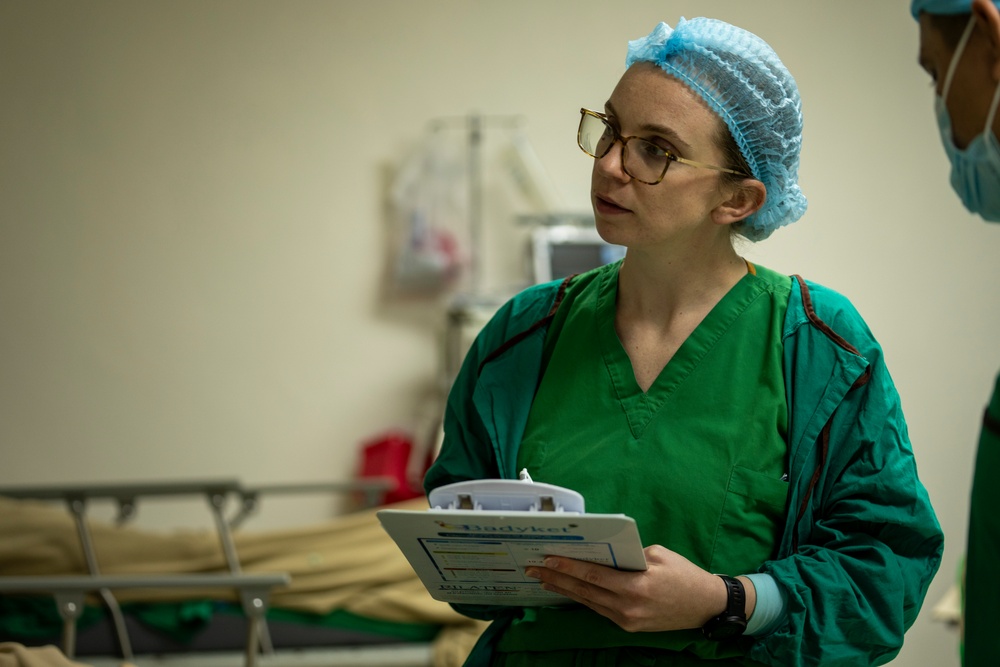 Partnership in Practice: U.S., Panamanian Gastro Teams Tackle Backlog Together