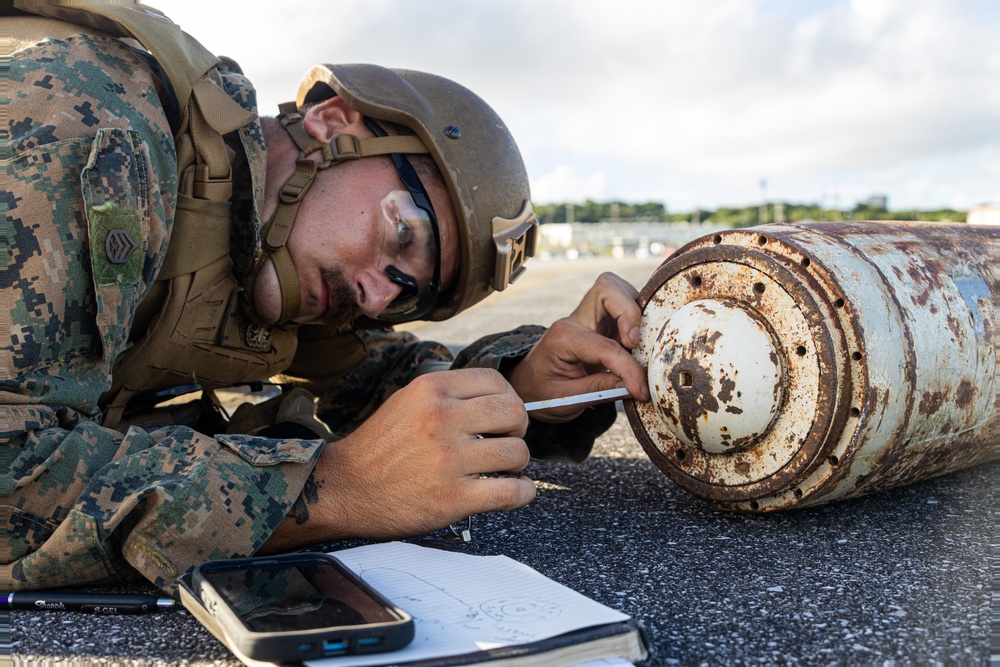 1st MAW Marines respond to simulated base attack