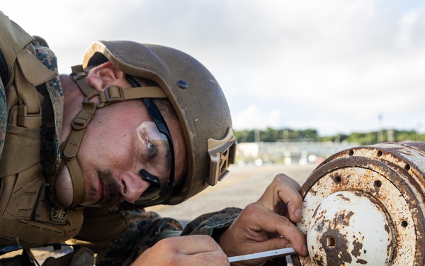 1st MAW Marines respond to simulated base attack