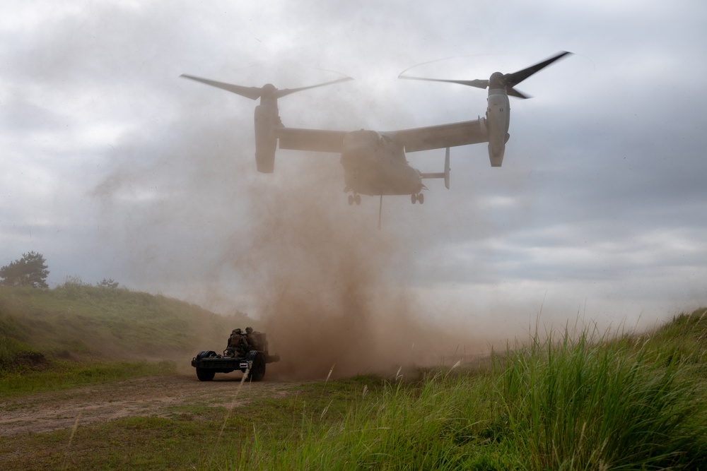 VMM-262, 12th LLB train in external lifts