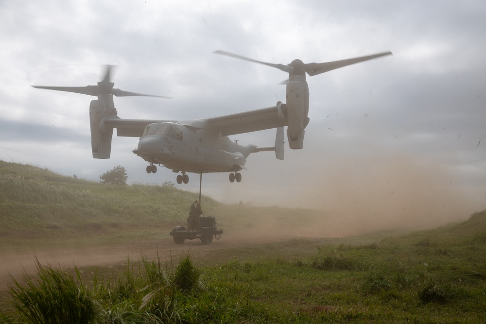 VMM-262, 12th LLB train in external lifts