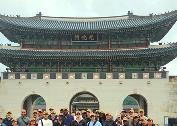 USS Blue Ridge sailors explore Korean culture