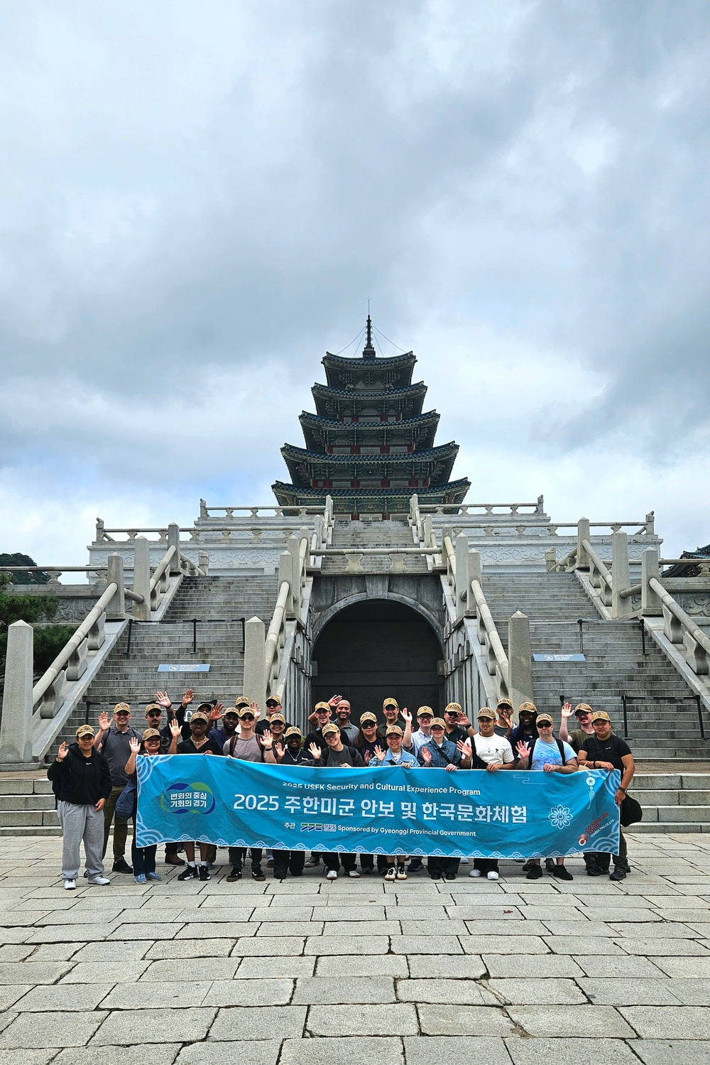 USS Blue Ridge sailors explore Korean culture