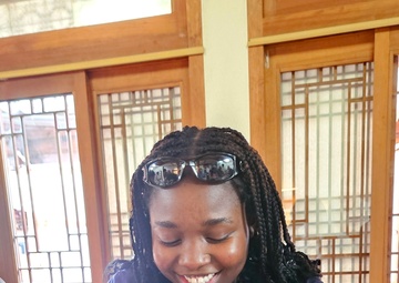 USS Blue Ridge sailors explore Korean culture