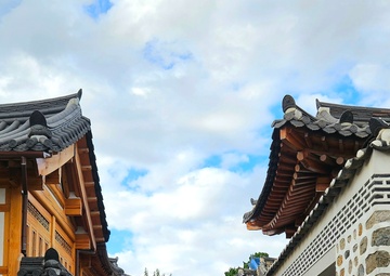 USS Blue Ridge sailors explore Korean culture