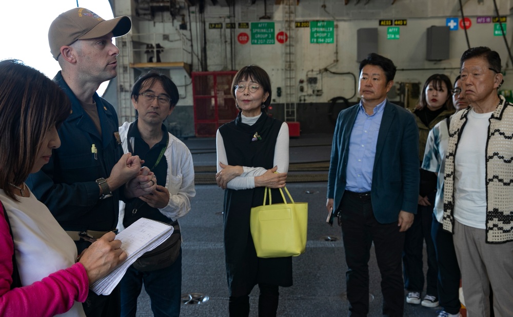 George Washington Hosts Tour for Hadano Rotary Club