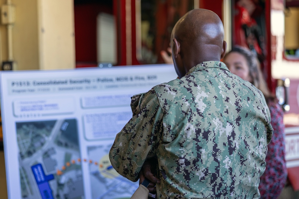 Rear Adm. Barnett Visits Portsmouth Naval Shipyard