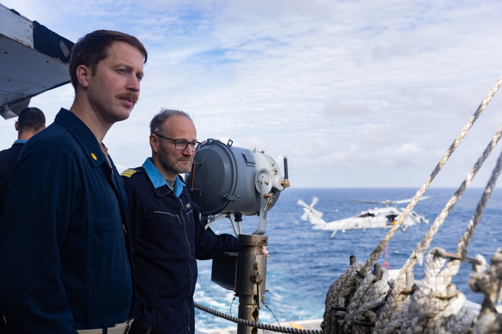 FGS Hamburg (F-220) Commanding Officer Visits USS Gerald R. Ford (CVN 78)