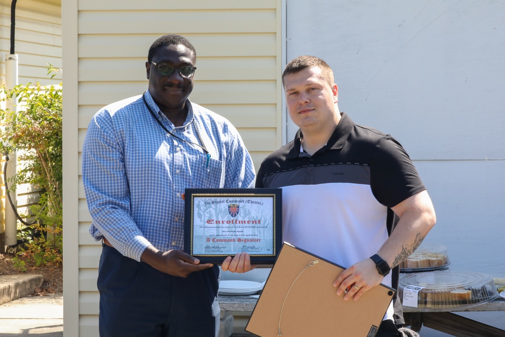7th Signal Command (Theater) Fort Meade Headquarters conducts Hails and Farewells Sept. 19