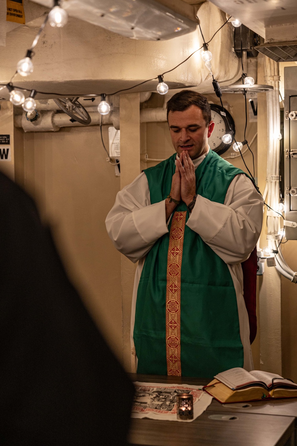 USS Mahan (DDG 72) Religious Service