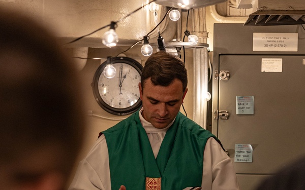 USS Mahan (DDG 72) Religious Service
