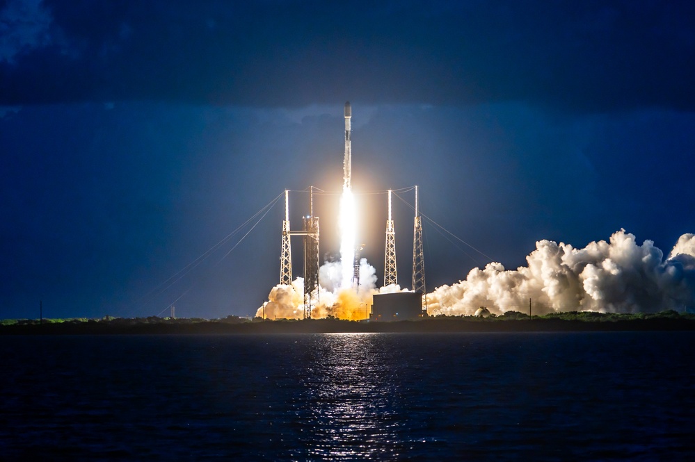 Starlink 10-27 Launches from Cape Canaveral Space Force Station