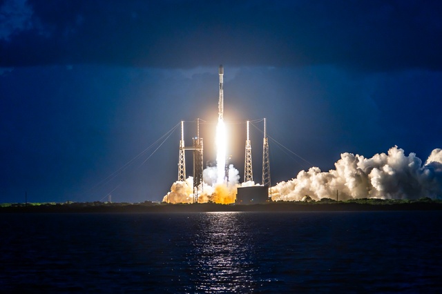 Starlink 10-27 Launches from Cape Canaveral Space Force Station